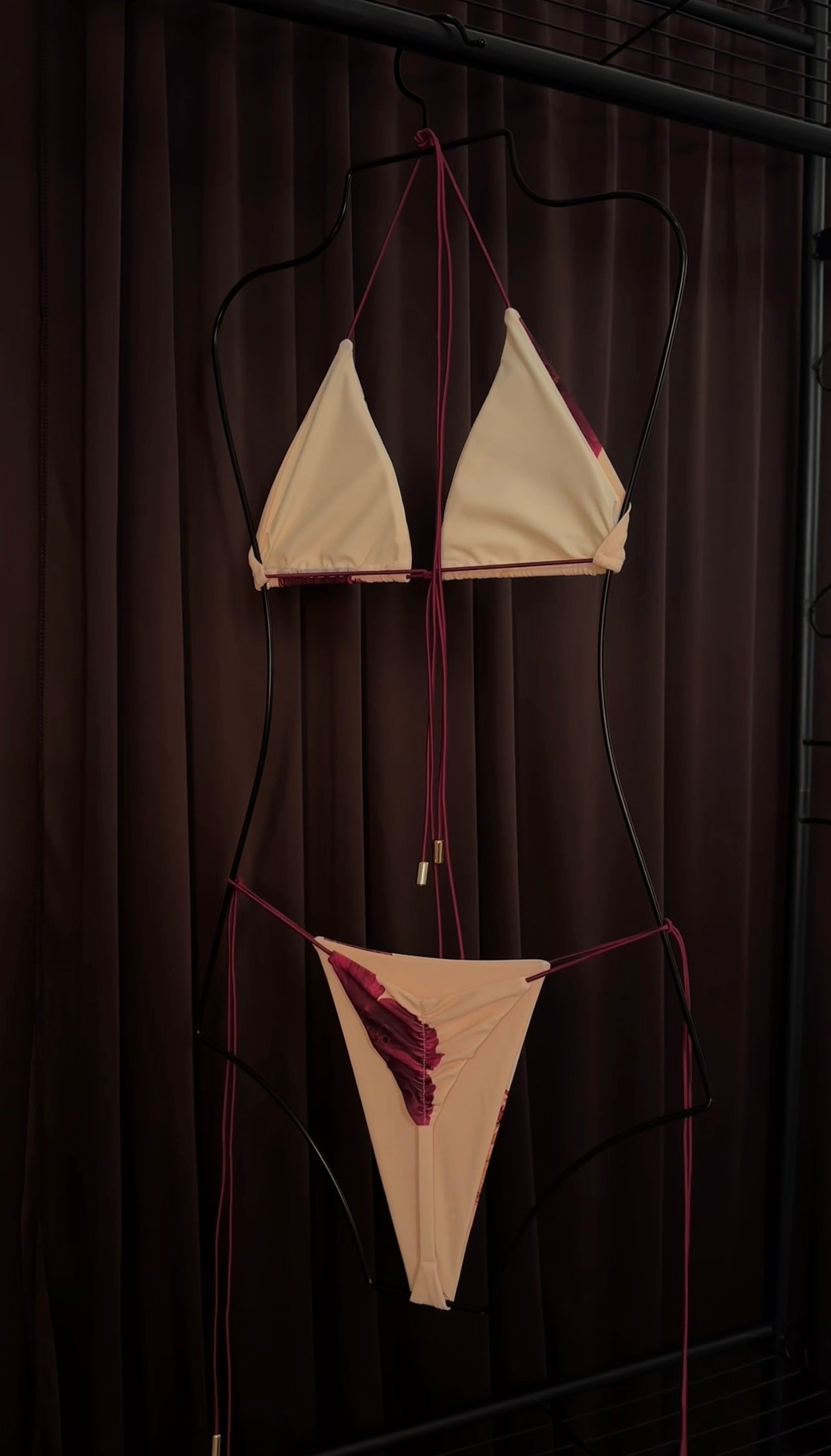 LILY ROMANCE THONG